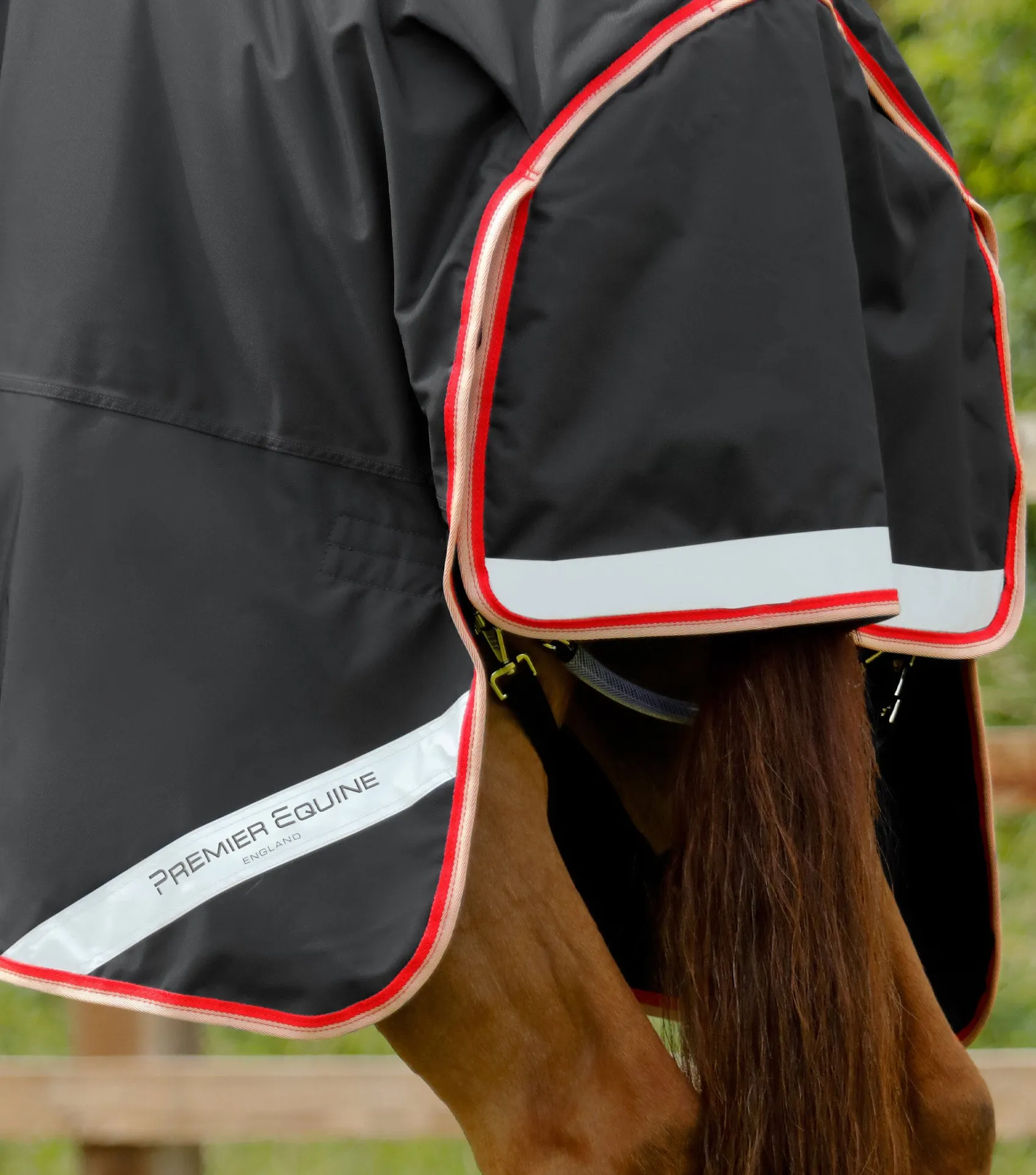 Buster 100g Turnout Rug with Snug-Fit Neck Cover Black