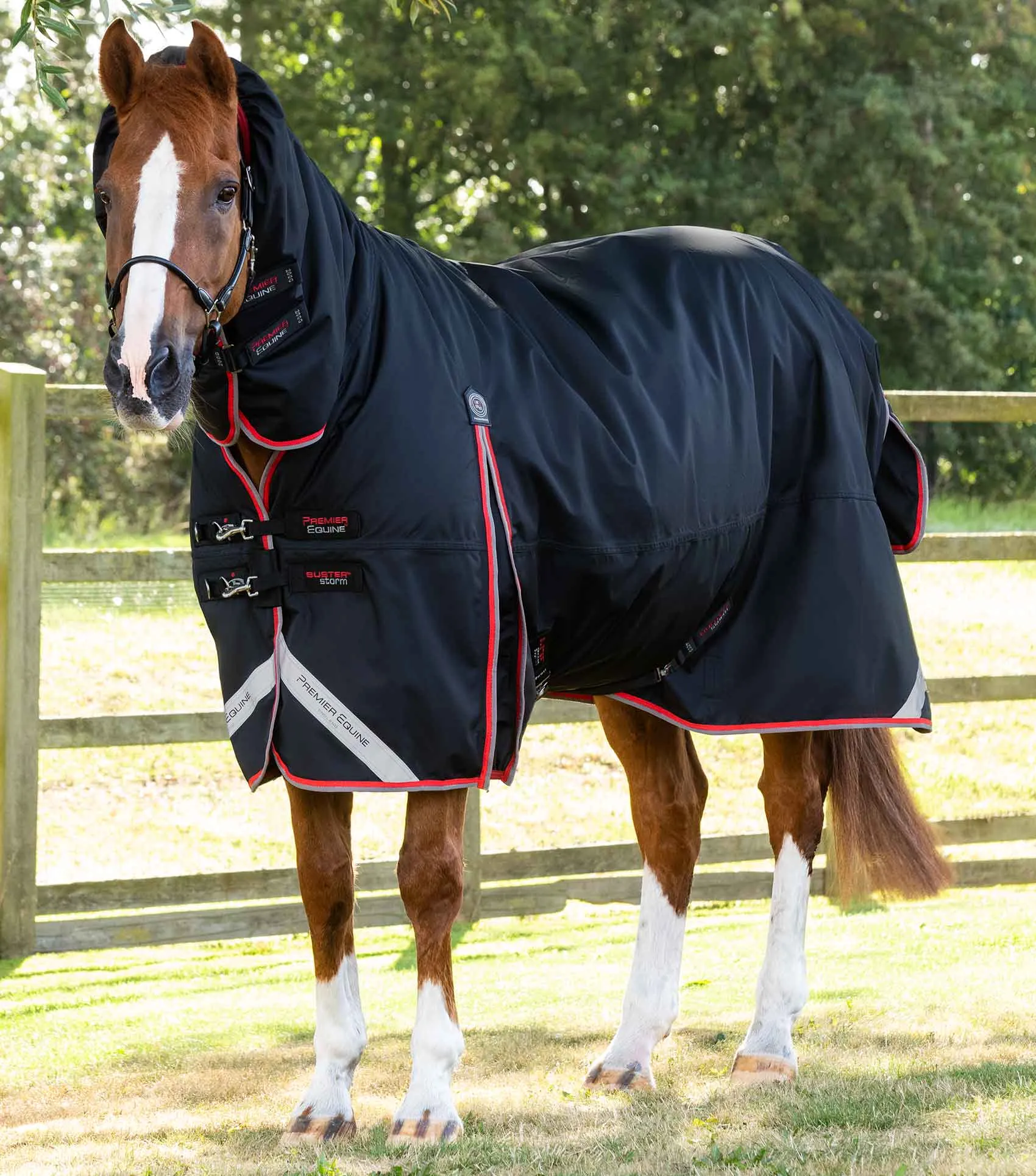 Buster Storm 400g Combo Turnout Rug with Snug-Fit Neck Black