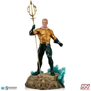 DC COMICS: Aquaman Premium Format™ Figure