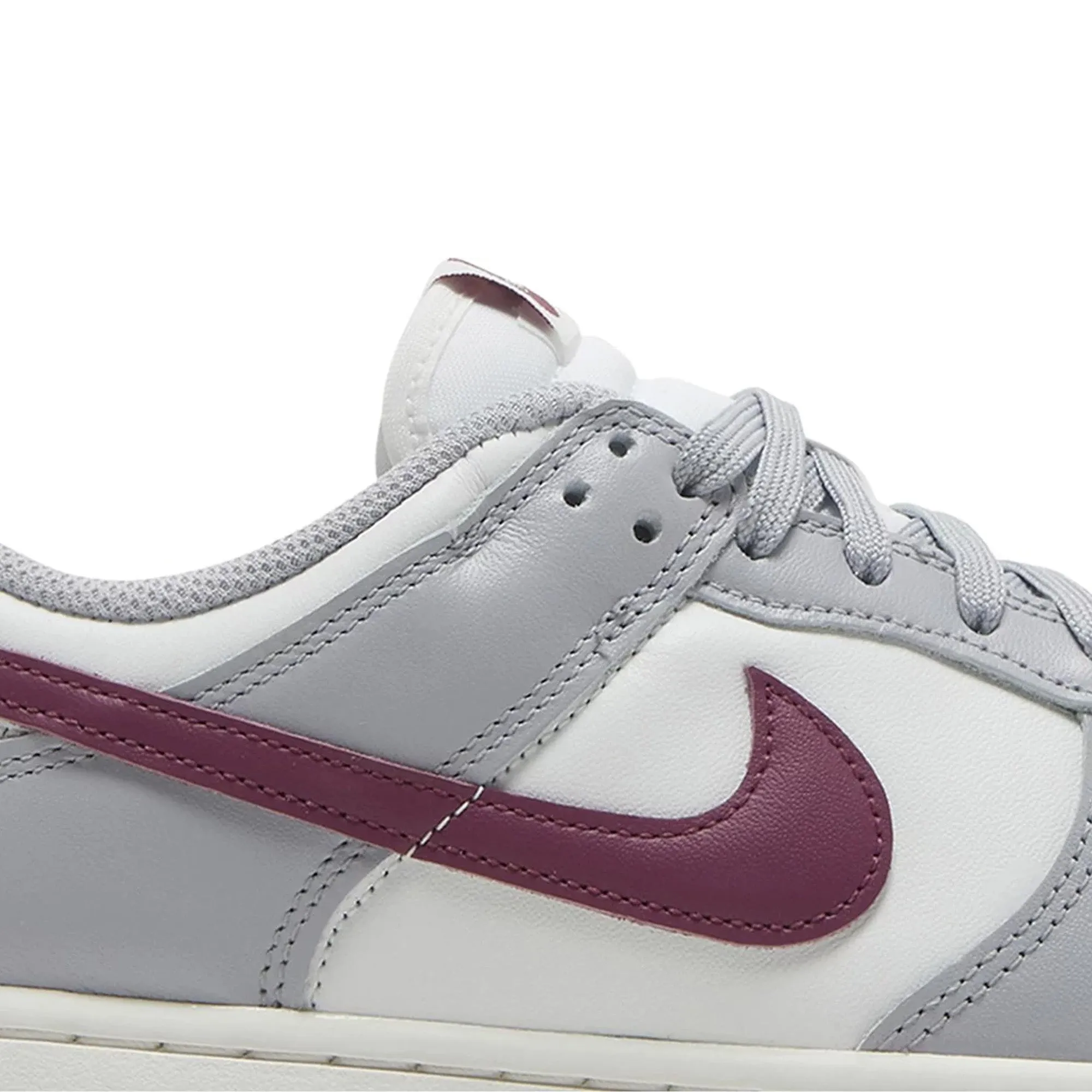 Dunk Low 'Pale Ivory Redwood' W (2022)