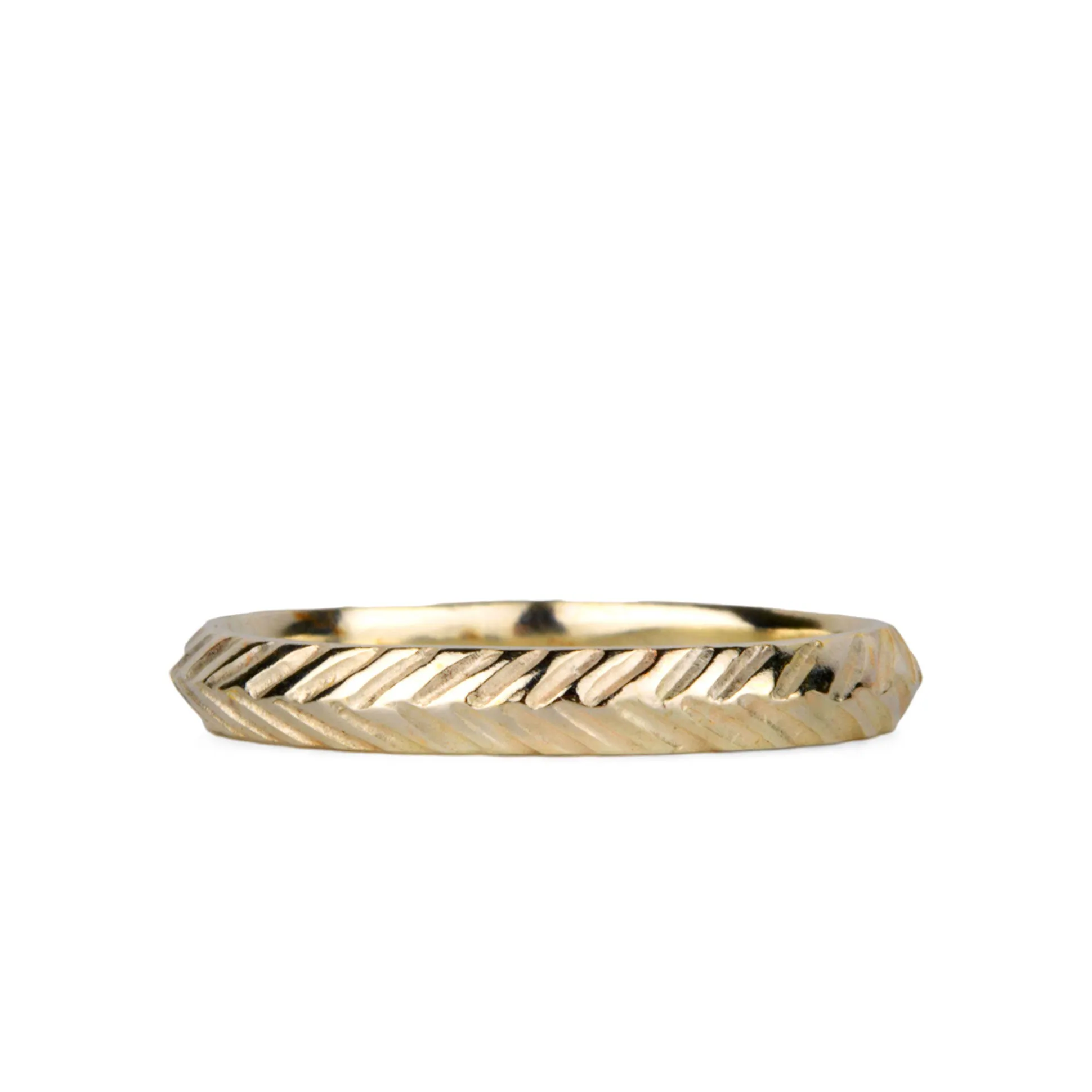 Herringbone Thin Band in Yellow Gold