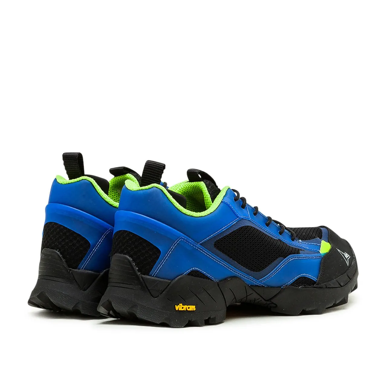 roa lhakpa (black / blue)