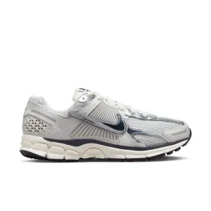 Women's Nike Zoom Vomero 5 Photon Dust/Chrome-Gridiron-Sail FD0884-025